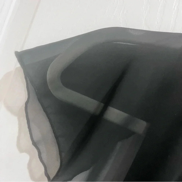 Pebble and stone elegant top - Picture 3 of 4